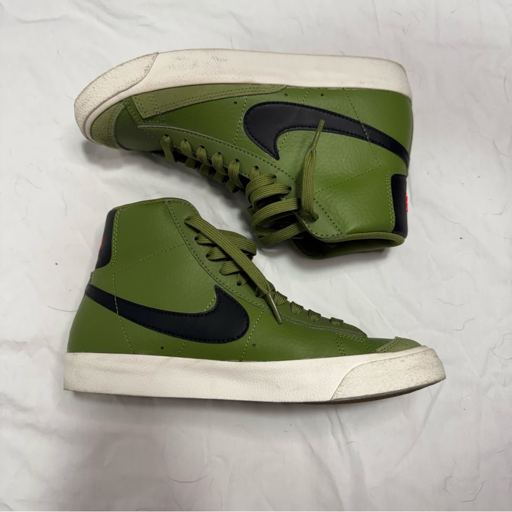 Nike Blazer Mid Sneakers